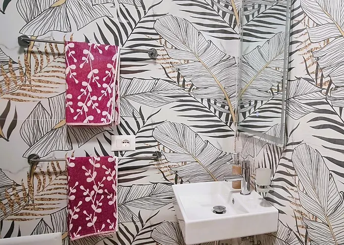 2v1 - Center 4 דירה *